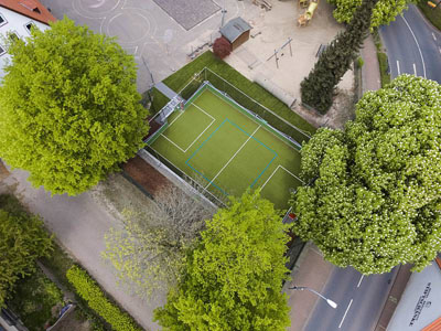 You are currently viewing Grundschule Leeden – Soccerfeld schön grün, aber noch nicht bespielbar