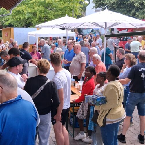 20260721FeierabendmarktBesucher