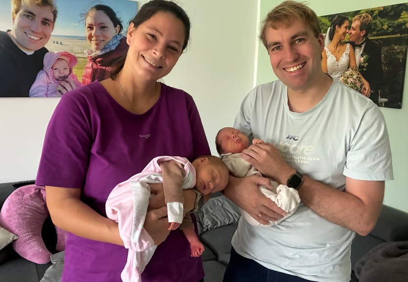 Du betrachtest gerade Dramatische Zwillingsgeburt im Ostsee-Urlaub: Eltern und Babys auf vier Klinikstationen