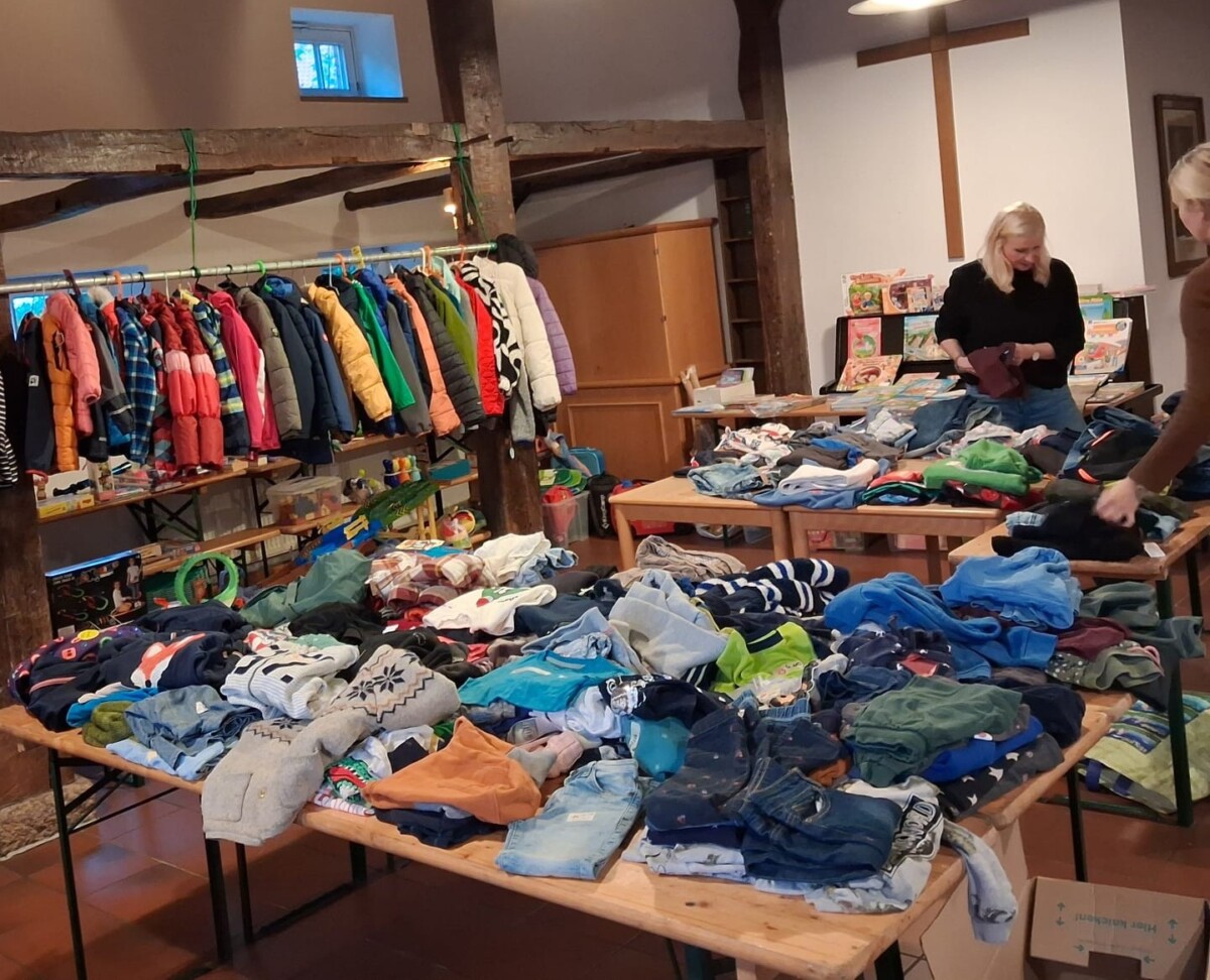 Du betrachtest gerade Basar im Stiftshof Leeden